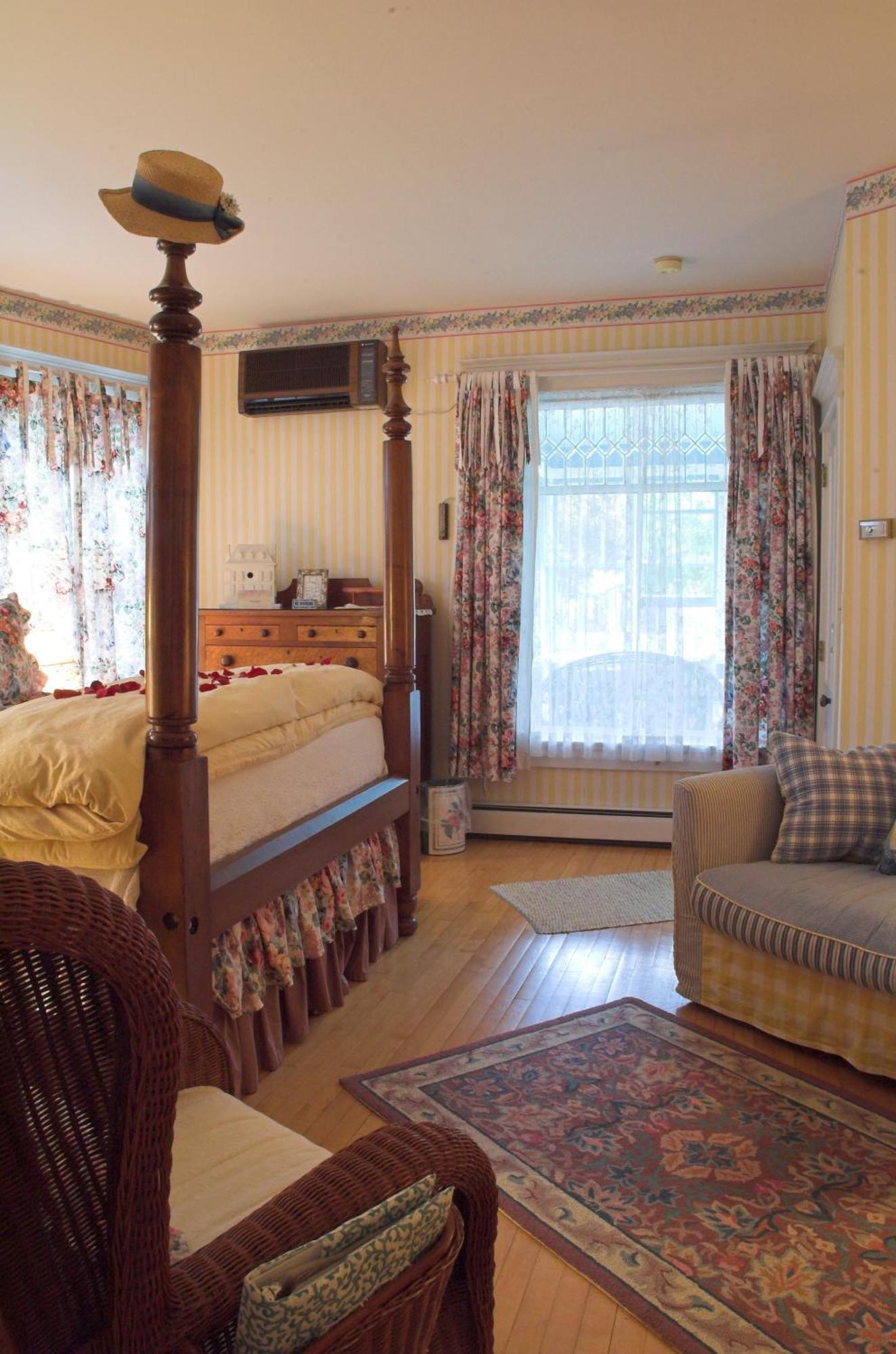 White Lace Inn Стърджън Бей Стая снимка