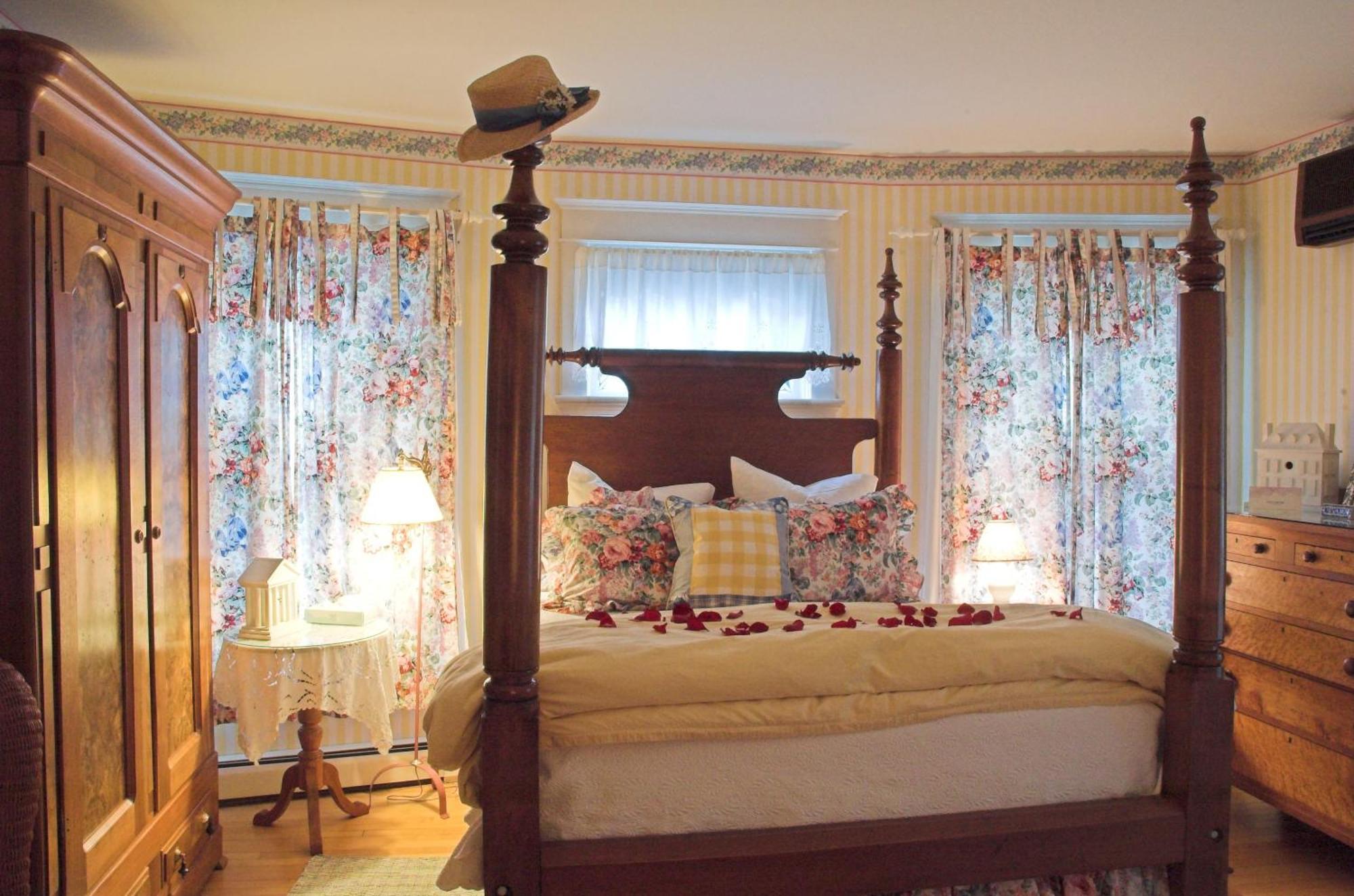 White Lace Inn Стърджън Бей Стая снимка